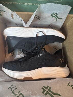 KURU Black Knit Sneakers with White Platform Sole Womens Atom 2 size 8.5